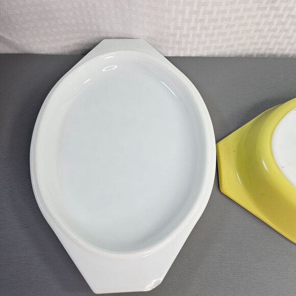 Vintage Pyrex divided baking dish in green print Great Condition - Picture 10 of 11